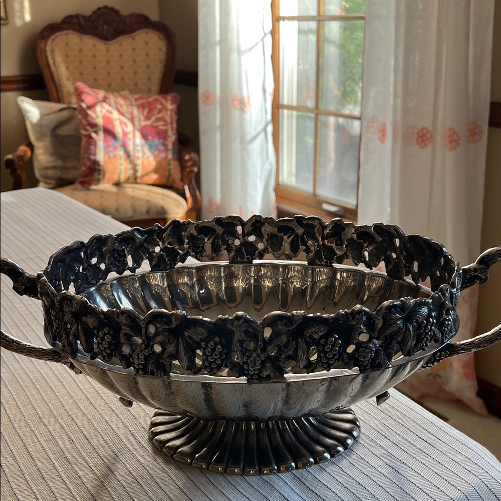 Vintage International Silver Company Decorative Bowl. Weighs about five pounds.